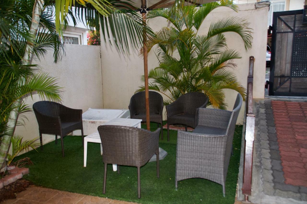 Zanana Penthouse Apartment Flic en Flac Exterior photo